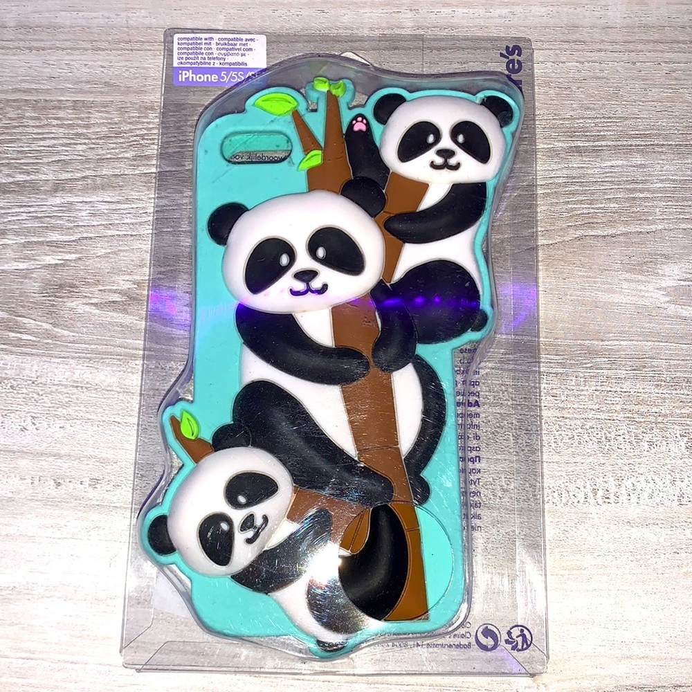 Claire’s Silicone Panda phone case
